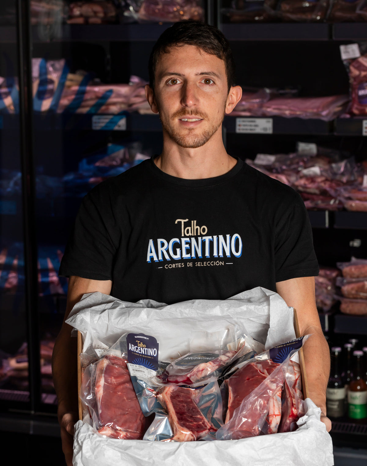 Dîner à deux avec un steak et un vin argentin